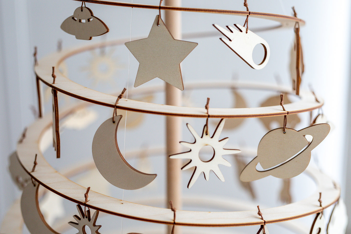 Space wood decoration medium - Santa's Light Shop