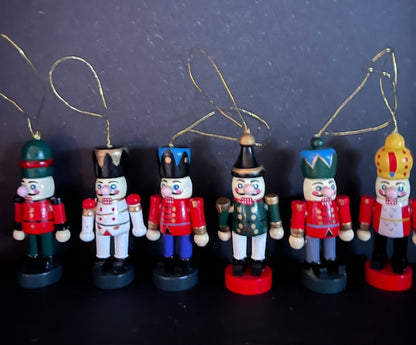 Nutcracker Christmas Crackers - Traditional design from Robin Reed